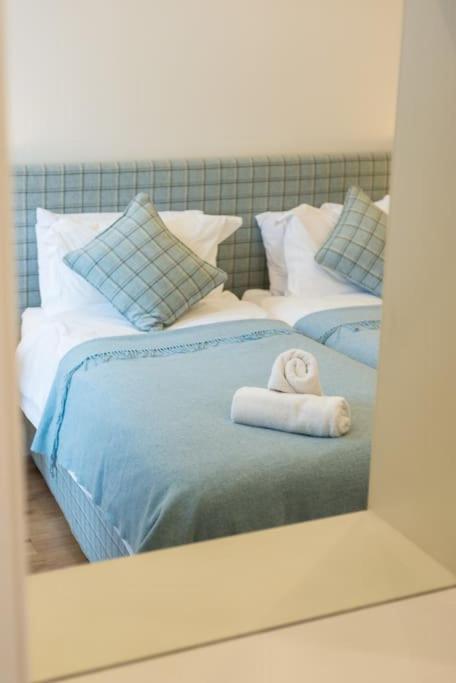 Self Catering , City Centre Apartment With Parking Edinburg Exteriör bild