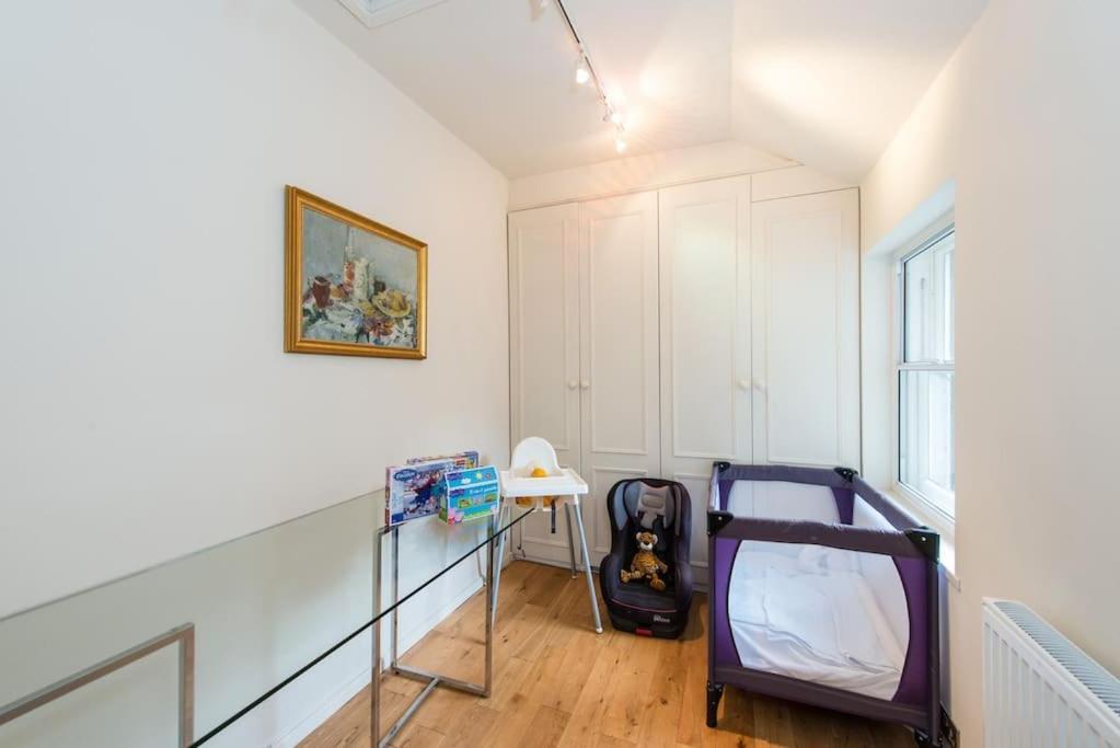 Self Catering , City Centre Apartment With Parking Edinburg Exteriör bild
