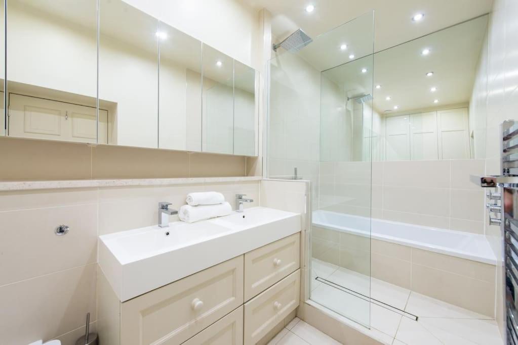 Self Catering , City Centre Apartment With Parking Edinburg Exteriör bild