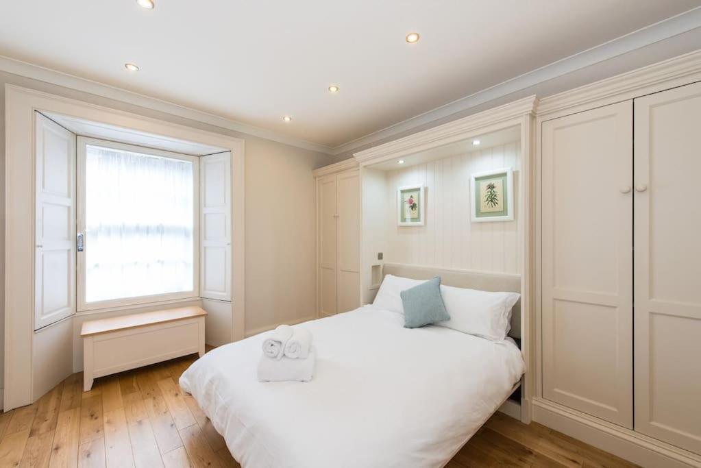 Self Catering , City Centre Apartment With Parking Edinburg Exteriör bild